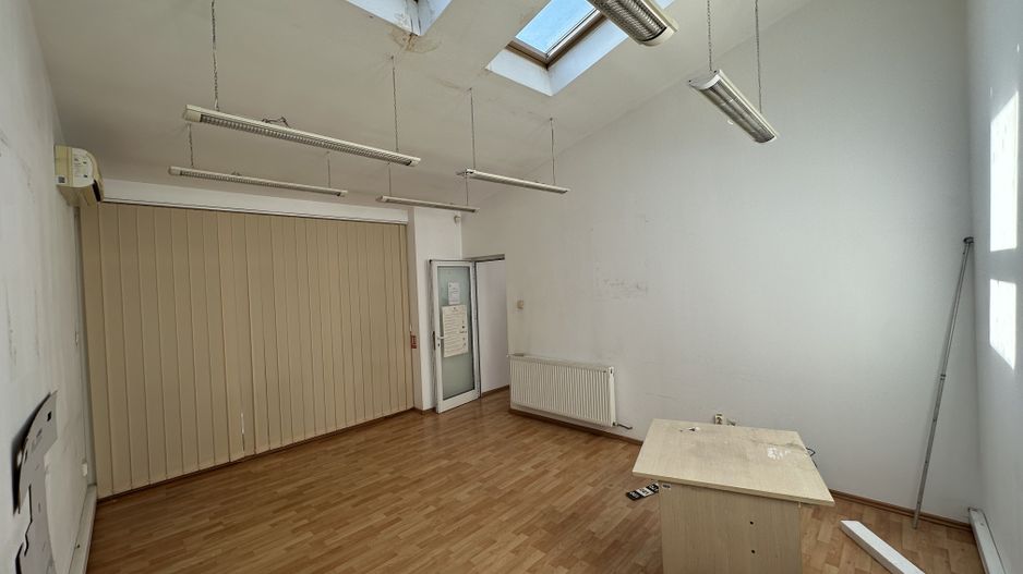 Spatiu de birou -zona strada Cluj/ 4 locuri de parcare - Poză 2