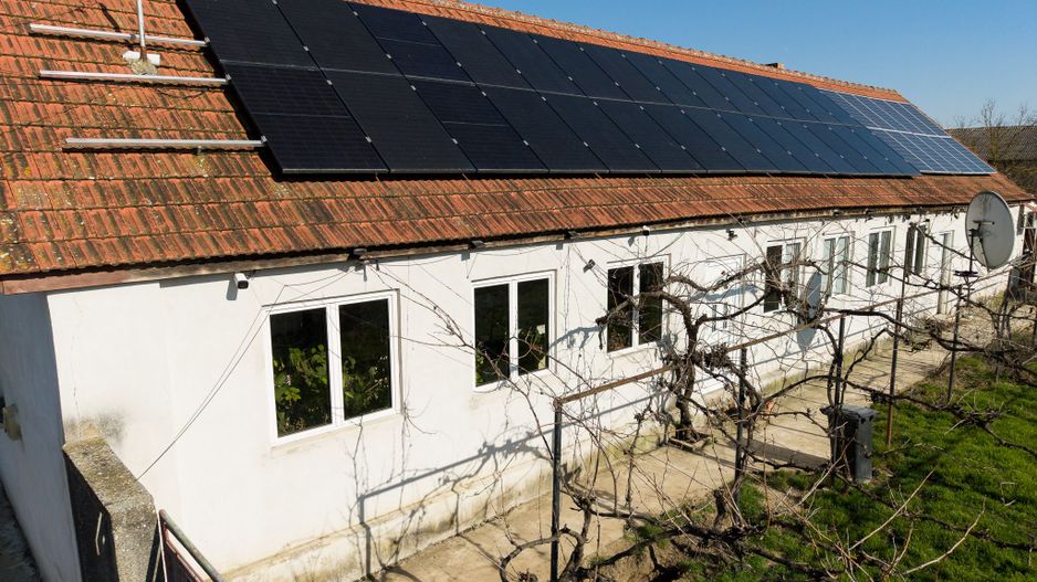 Casă  Sântana cu 3 camere și panouri fotovoltaice - Poză 1