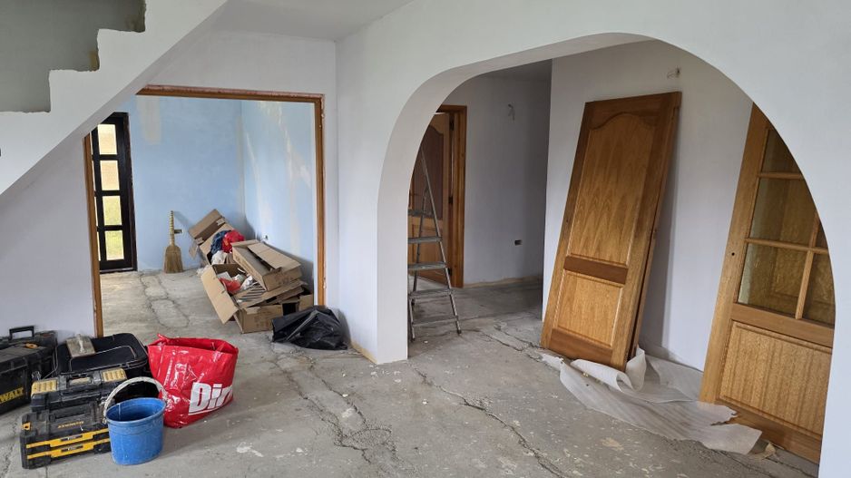 Casa la rosu Boroaia-Suceava - Poză 3