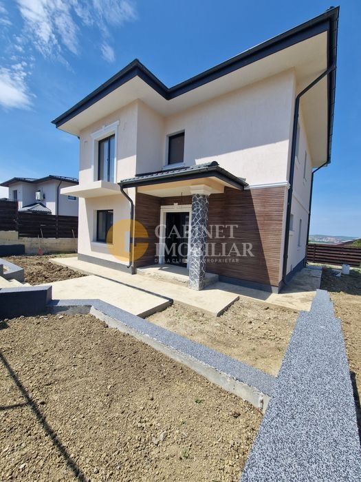 Miroslava Casa 4 camere FINALIZATA si Intabulata - 2 bai - Poză 1