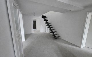 Vila Tătărani - 280 mp utili - 500 mp Teren - 8 Camere + 4 Băi - Poză 9