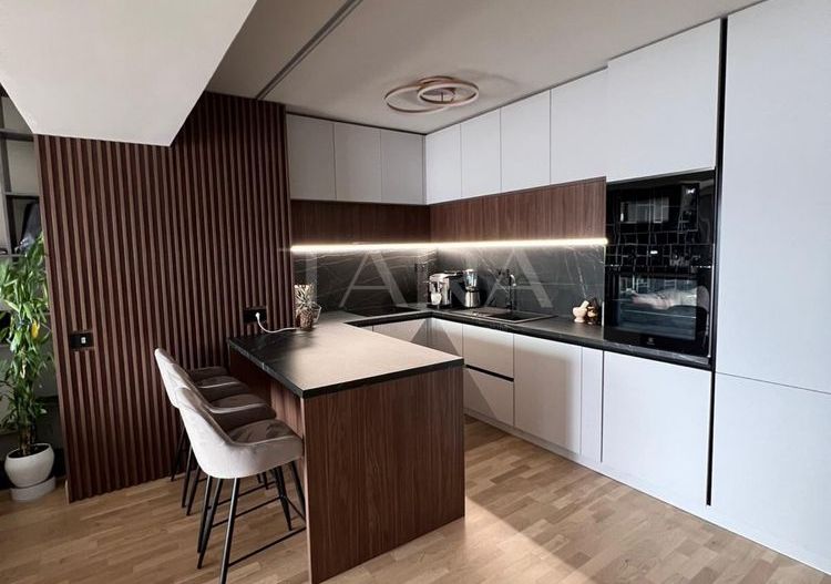 Apartament ultrafinisat, panorama spectaculoasa! - Poză 1