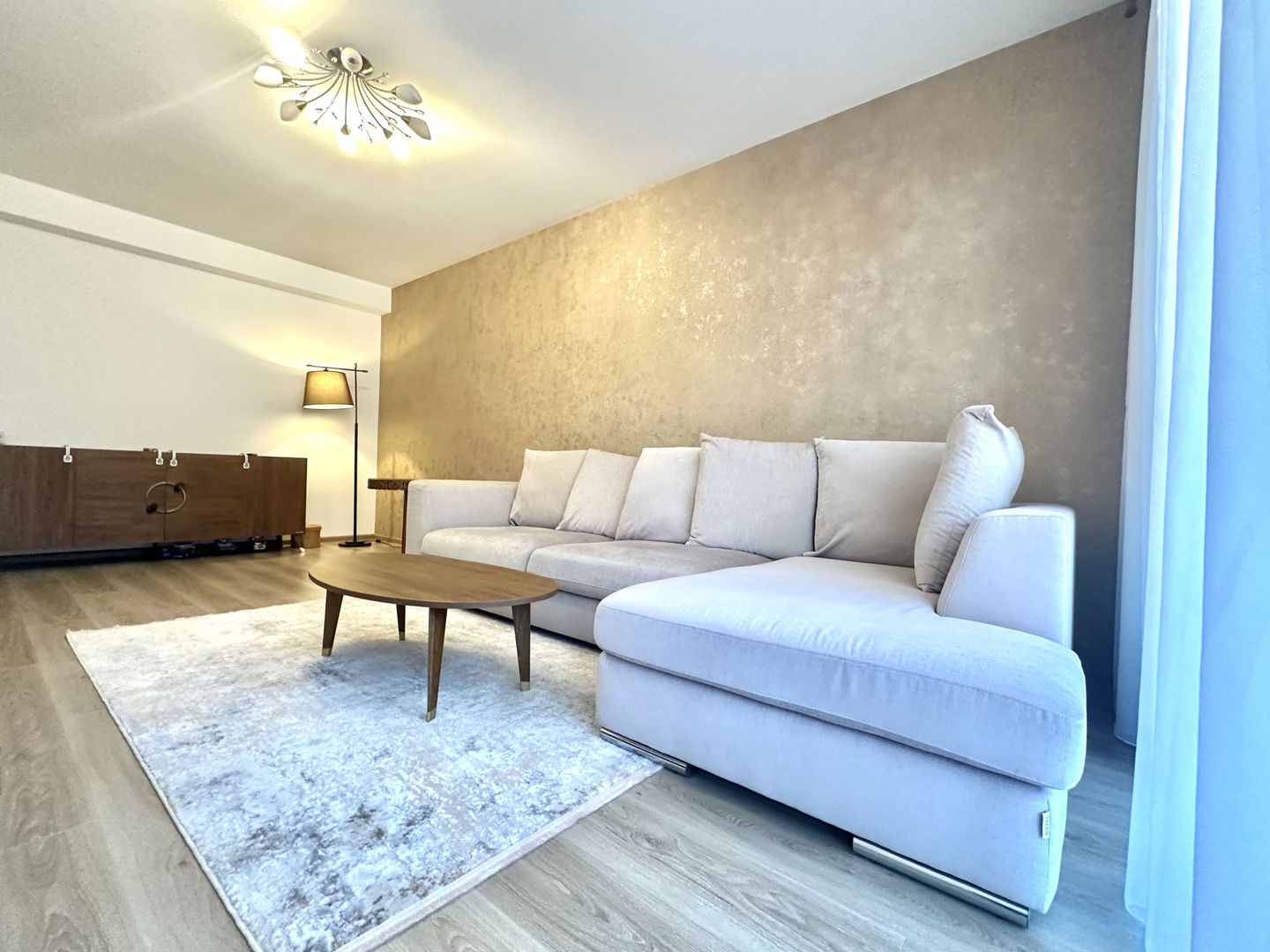 Apartament de închiriat  2 camere, decomandat zona Coresi Urban - Poză 4