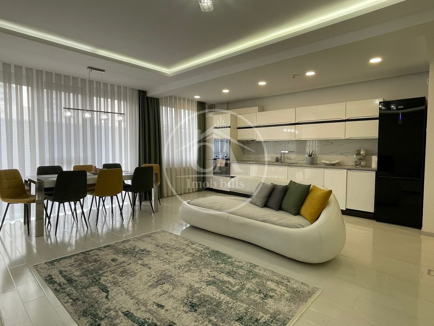 Apartament cu 2 camere de inchiriat în blocurile  ARED, Oradea - Poză 1