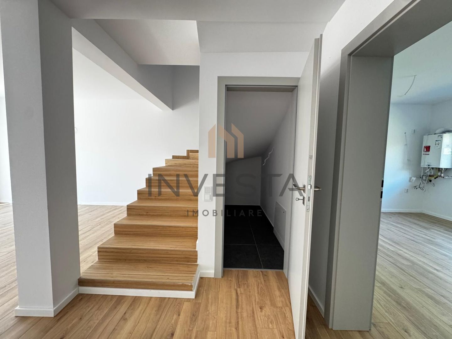 Casa tip duplex de vanzare, constructie noua, strada privata, Floresti - Poză 11