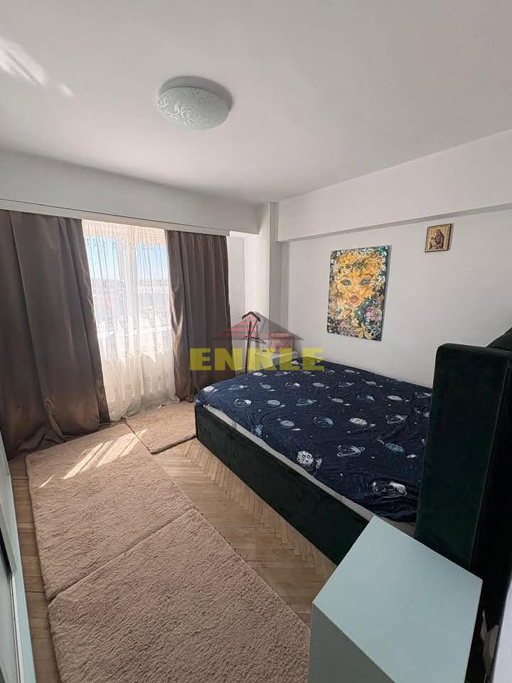 DE ÎNCHIRIAT – APARTAMENT 4 CAMERE, ZONA BAZAR - Poză 3