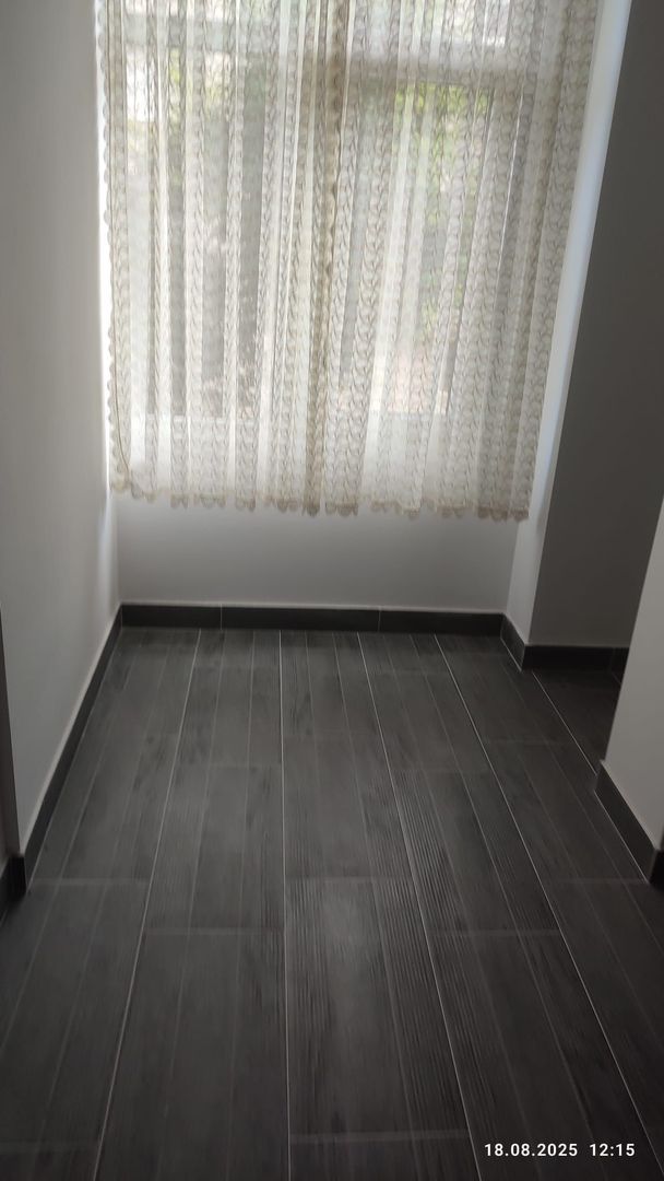 BRASADAS vinde garsonieră etaj 1 Soarelui. - Poză 1