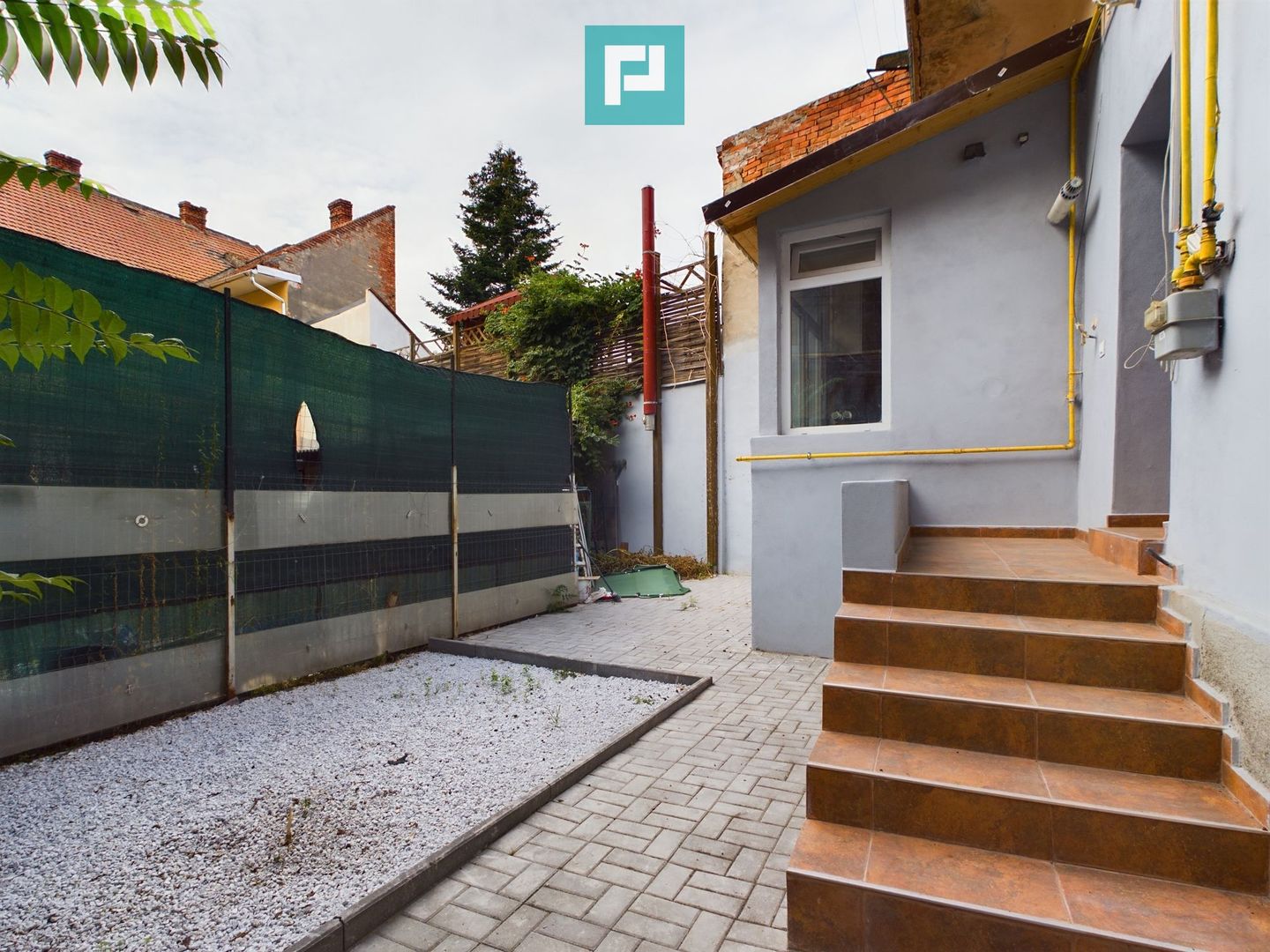 Apartament cu 2 camere la casă zonă centrală - Poză 1