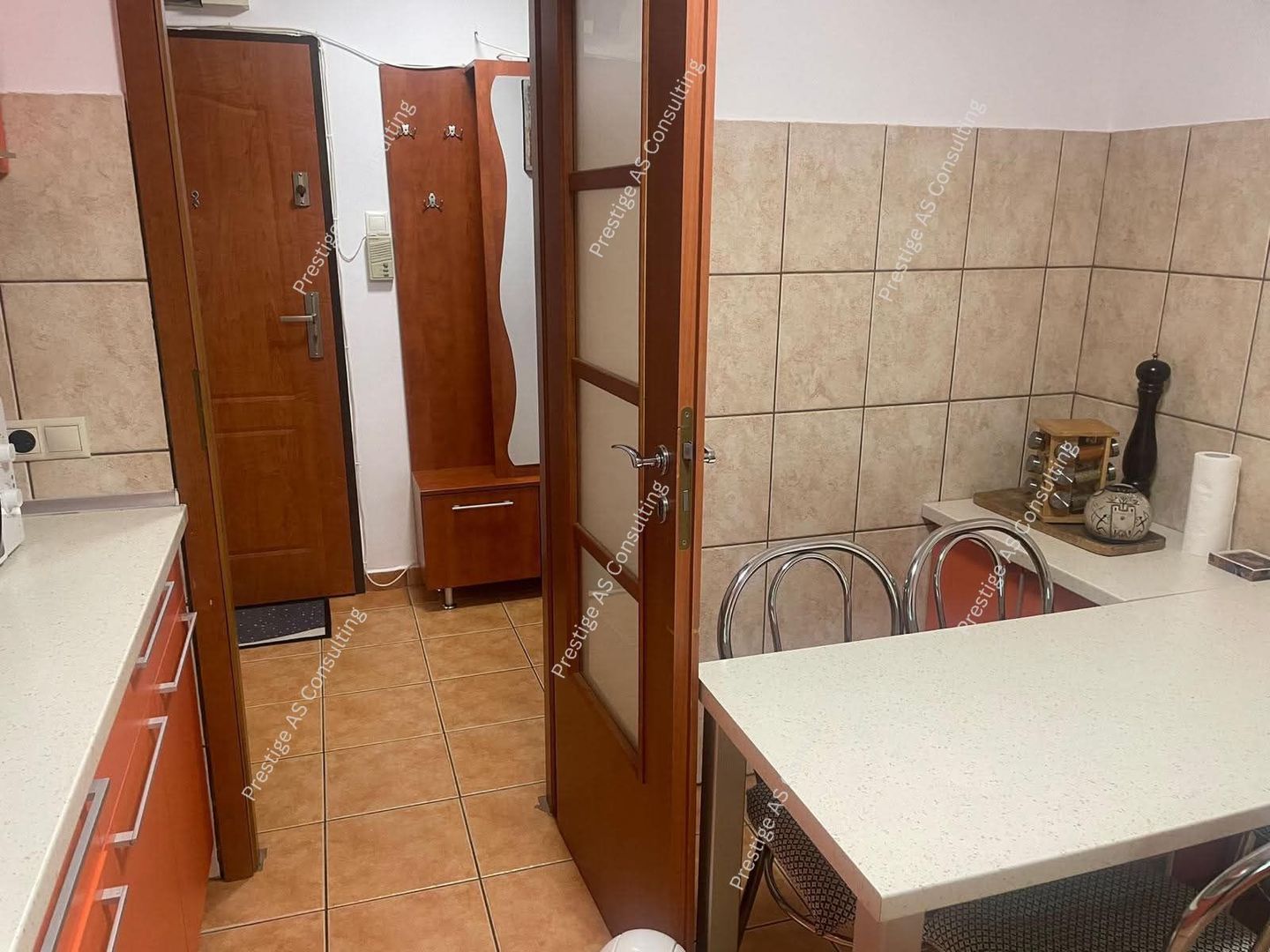 Apartament 3 Camere | Etaj 1 | Str Bucureti-Medicina - Poză 3