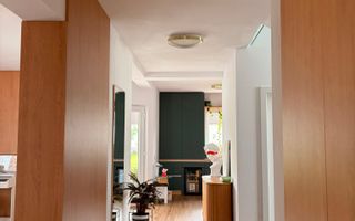 Acasă, aproape de pădure — casă cu grădină în stil britanic, de vânzare în Corunca - Poză 2