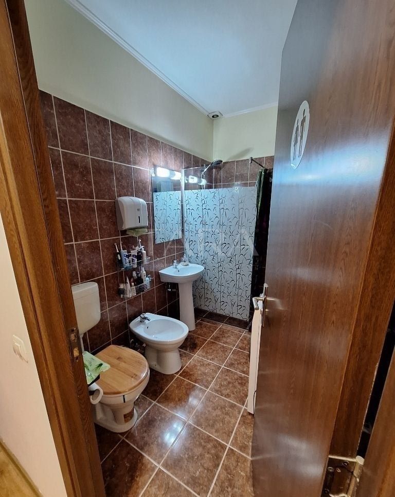 Apartament Modern cu 2 Camere și Terasă în Iris - Poză 8