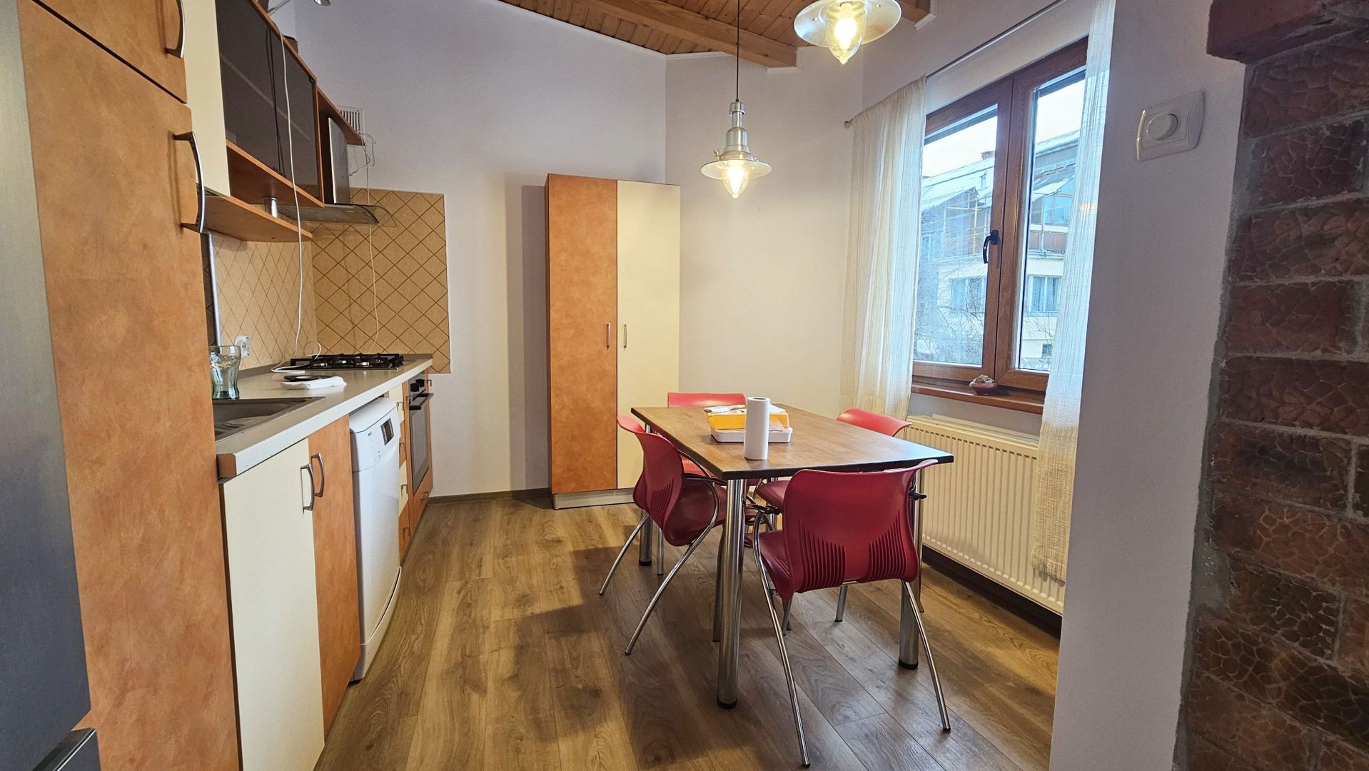 Apartament 3 camere premium în vilă, parter, garaj, acces separat – Central - Poză 2