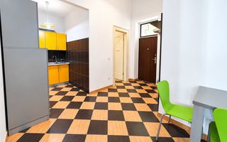 De vânzare/ închiriat Apartament istoric, 2 camere, Central Arad - Poză 3