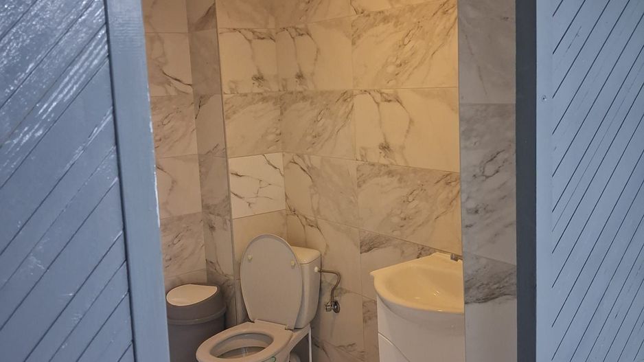 Spațiu comercial complet echipat - Poză 13