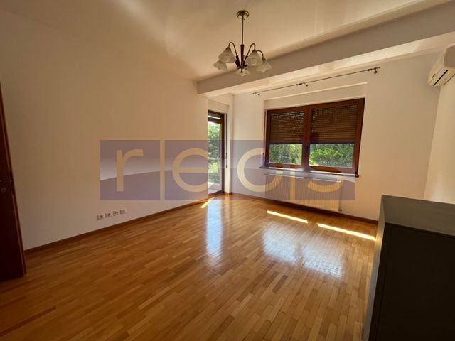 Vila spatioasa 6 dormitoare | gradina | Garaj - Poză 10