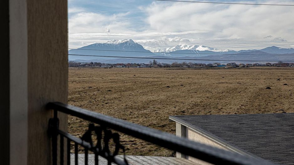 Casă nouă, intrare Stupini - Poză 38