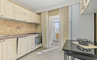 Central-Eremia, ap. 3 camere, 2 băi + boxă,proaspăt zugrăvit, et.2 - Poză 7