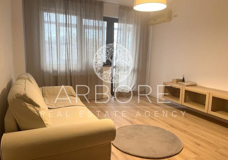 Inchiriere 2 camere Piata Unirii metrou renovat prima chirie - Poză 1