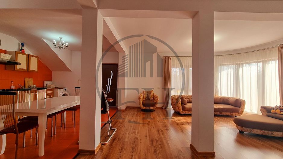 SOLD/VANDUT-Casă / Vilă cu 5 camere de vânzare - Poză 5