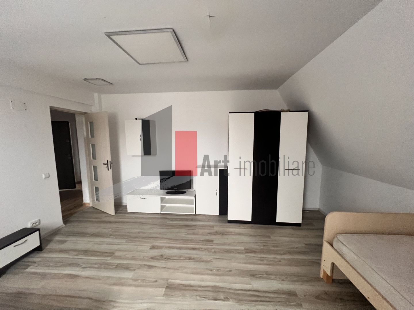 Apart Hotel,  VILA,  D+P+2E+ MANSARDA , 7 garsoniere,  apart. cu 2 si 3 camere - Poză 24