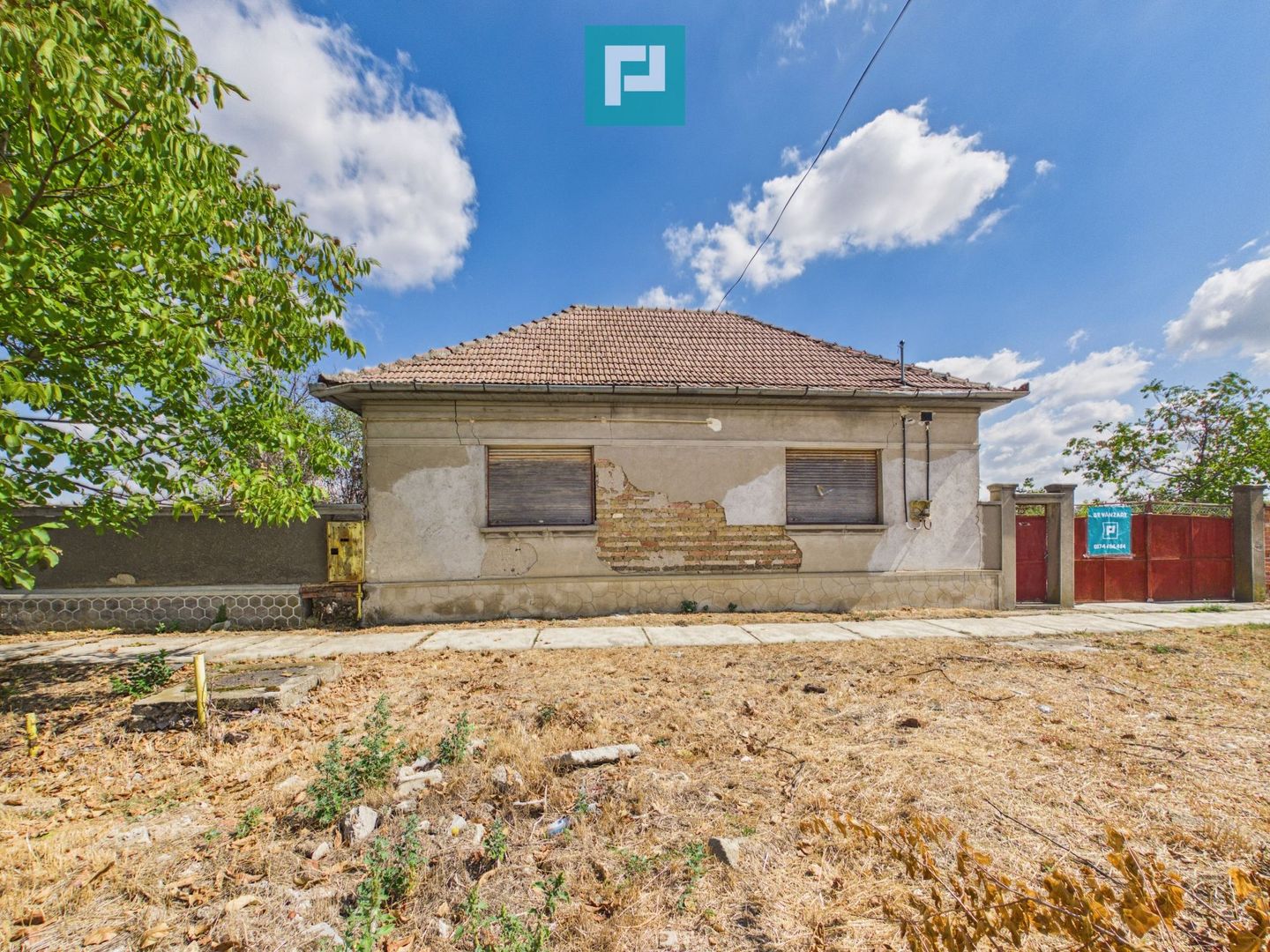Casă cu potențial și teren 1.440 mp  - Sântana - Poză 1