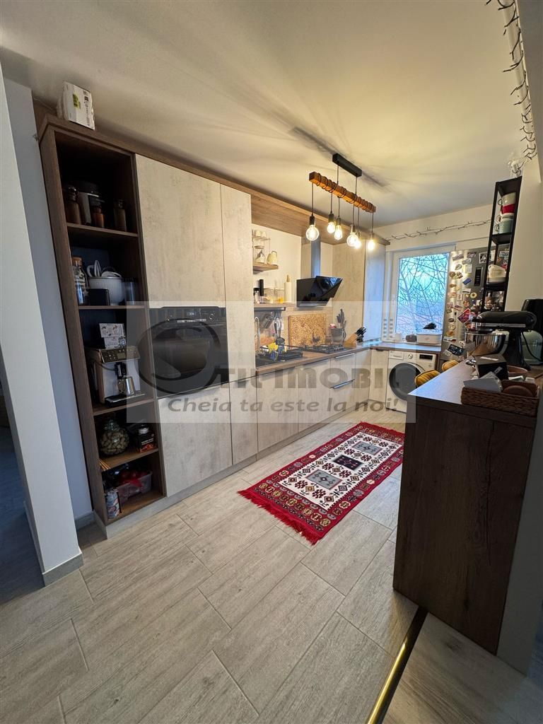 Apartament 2 cam dec loc parcare + boxa Complex Zorilor 185000 euro - Poză 2