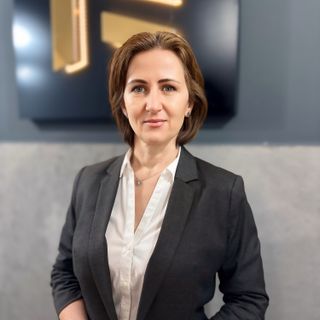 Irina Pupeza - TRÎMBIȚAȘU ESTATE