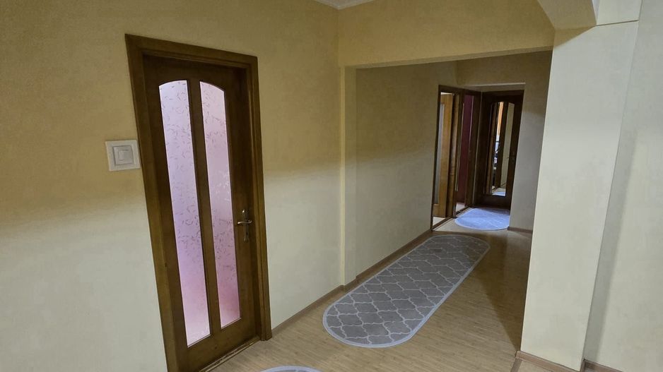 Apartament 3 camere, decomandat,  Micro 13B - Poză 3