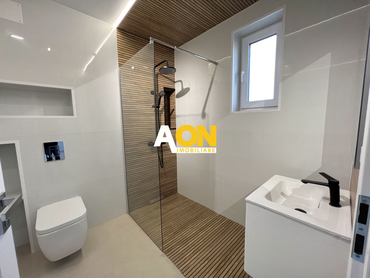 Casa moderna cu finisaje de calitate, 4 camere, 3 bai, 132 MP utili - Poză 31