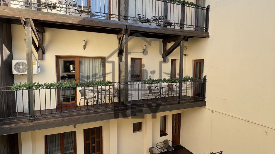 Imobil 650 mp utili, zonă centrală, comercială și trafic intens - Poză 1