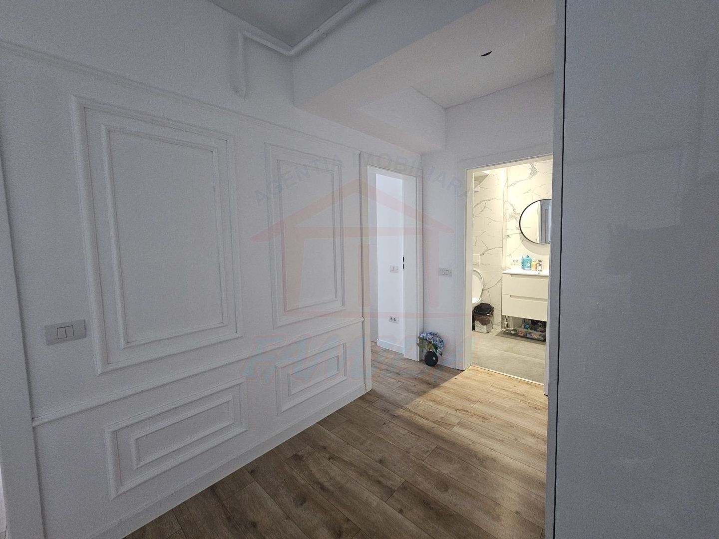 Vanzare apartament cu 2 camere, zona Garii, 71 mp, 147.000 EURO - Poză 2