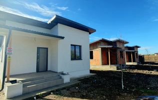 Căsuță (nu doar) de week-end pentru pasionații de pescuit și natură.