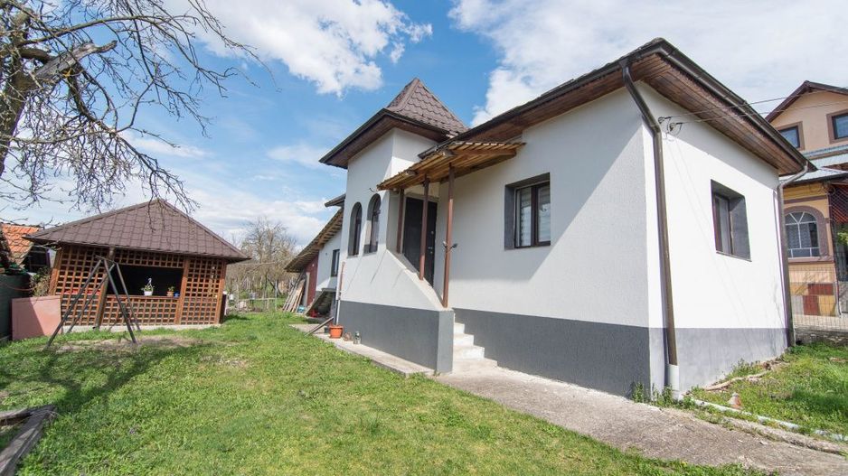  Casa gata de mutat+teren 1000 mp in zona de deal, jud. Arges - Poză 2