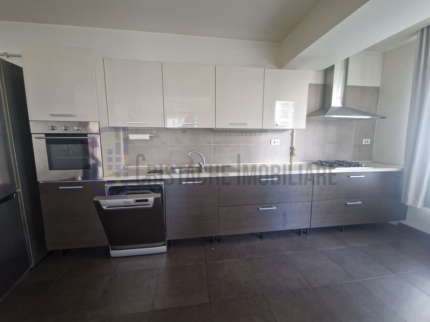 Apartament 3 camere decomandat, partial mobilat_rezidential sau office space - Poză 8