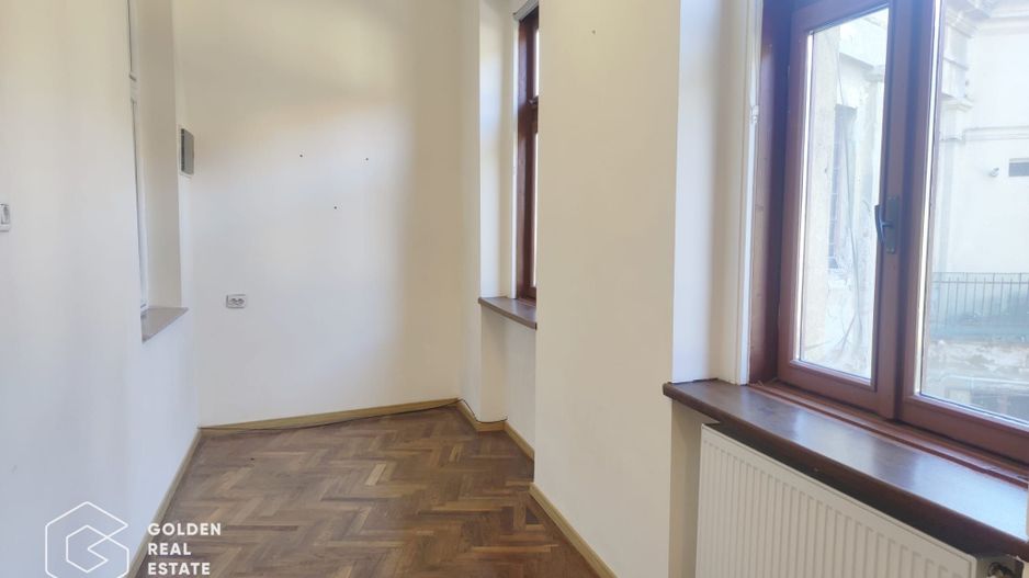 Apartament cu 3 camere, spatiu interior mare, renovat integral, Bld, Revolutiei - Poză 8