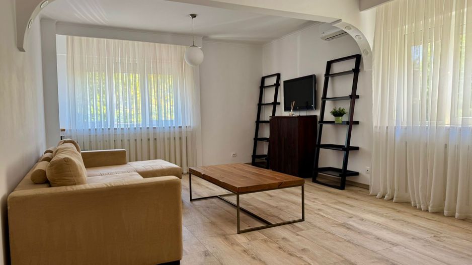 APARTAMENT 2 CAMERE |  CALEA VICTORIEI | COMPLET MOBILAT SI UTILAT - Poză 2
