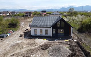 Casă premium pe parter de vânzare în Sânpetru - Poză 1