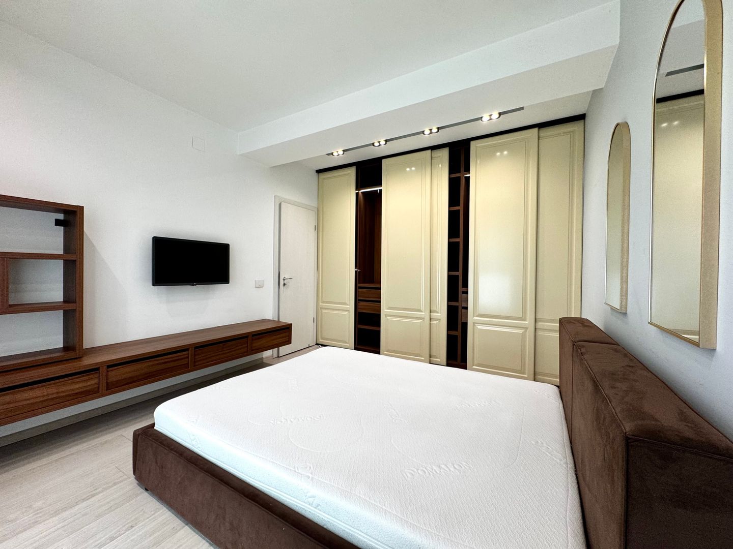Apartament elegant si spațios, zona Lipovei - lângă pădure - Poză 15