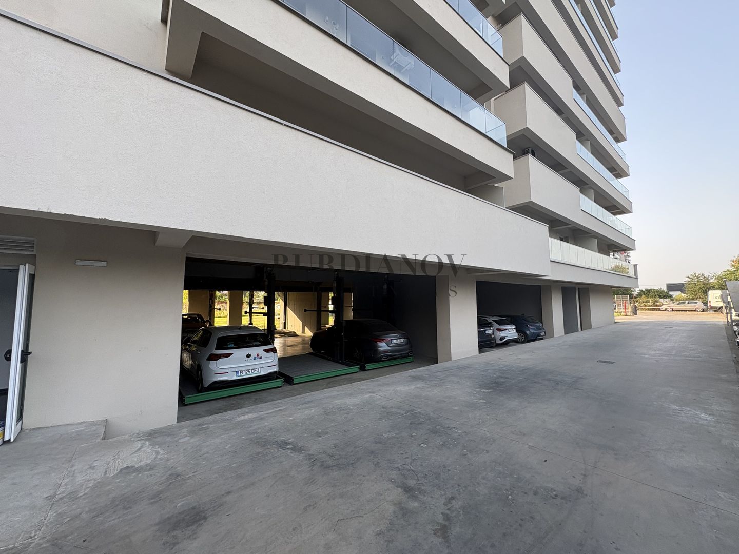 Apartament cu 3 camere - două băi - Etalon Lacul Morii - Vedere Lac - Poză 22