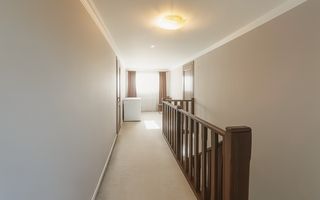 Proprietate Premium cu Două Case și Piscină în Hemeiuș - Poză 12