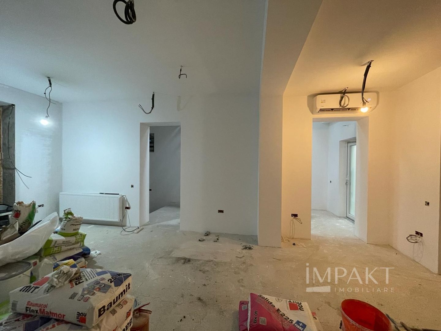 Spatiu comercial ultracentral cu vitrina si intrare direct din strada - Poză 6