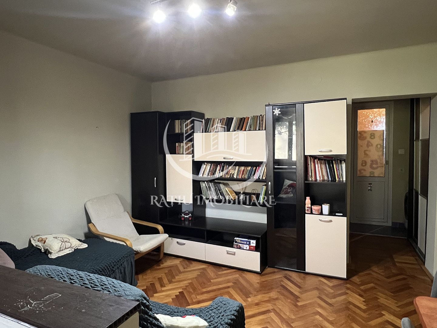 Apartament cu 3 camere | Etaj 2 | Centru Civic | Oradea - Poză 1