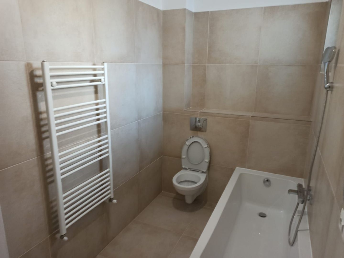 de neratat - vila la alb/4cam,2bai+parcare/centru Popesti Leordeni - Poză 4