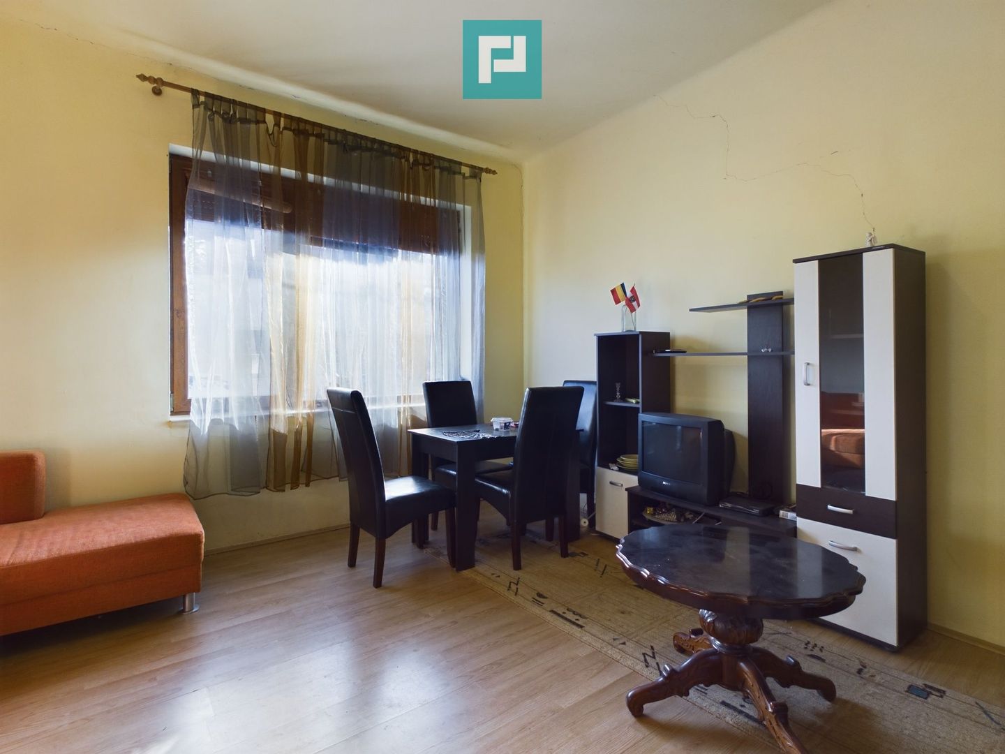 Casă cu teren în Pârneava - Poză 2