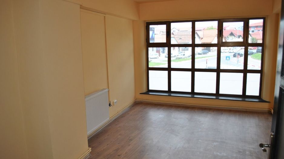 Spatiu comercial Strada Eduard Albert Bieltz, Turnisor - Poză 14