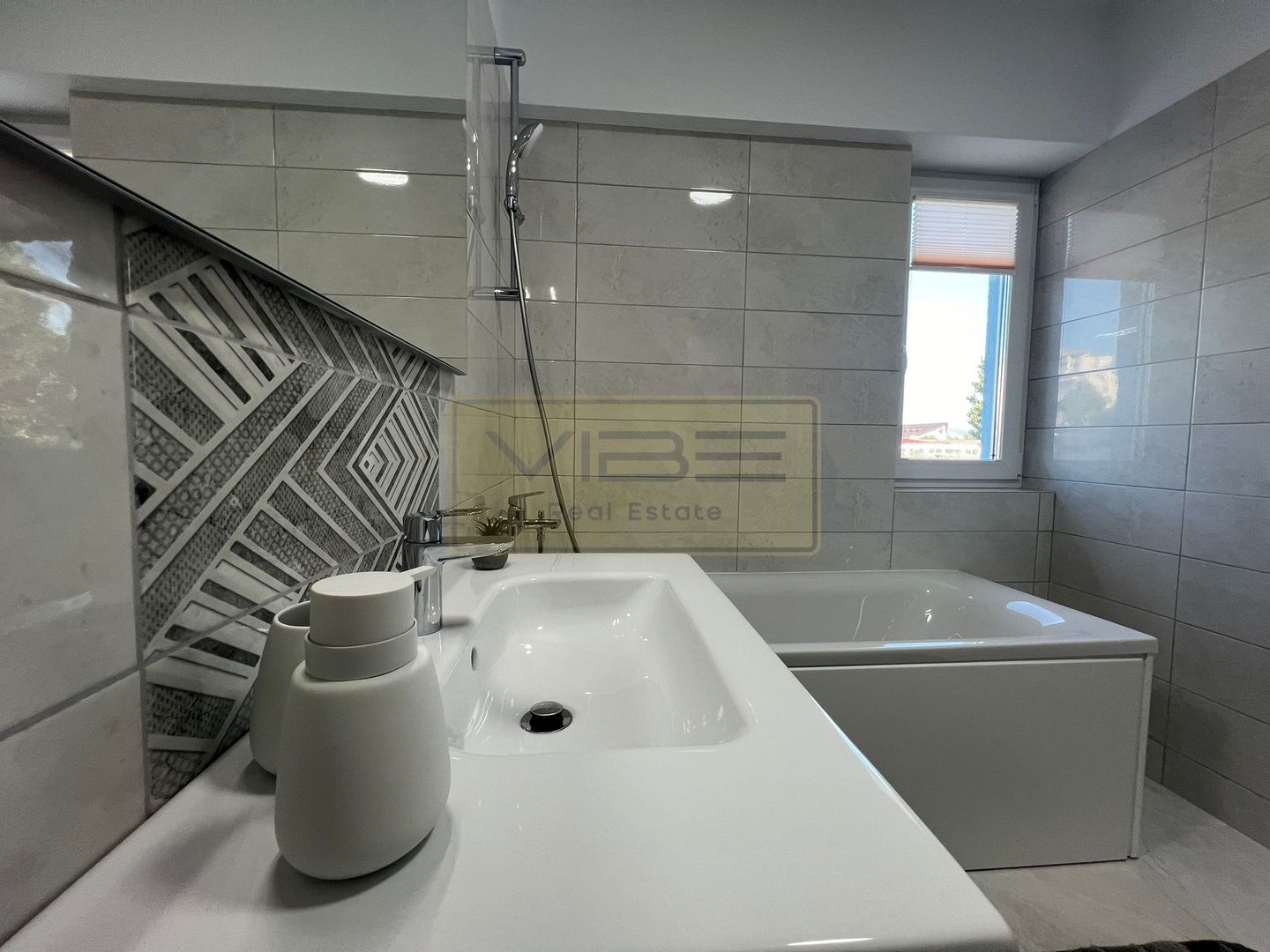 Apartament 2 camere premium + parcare Conest - Poză 21