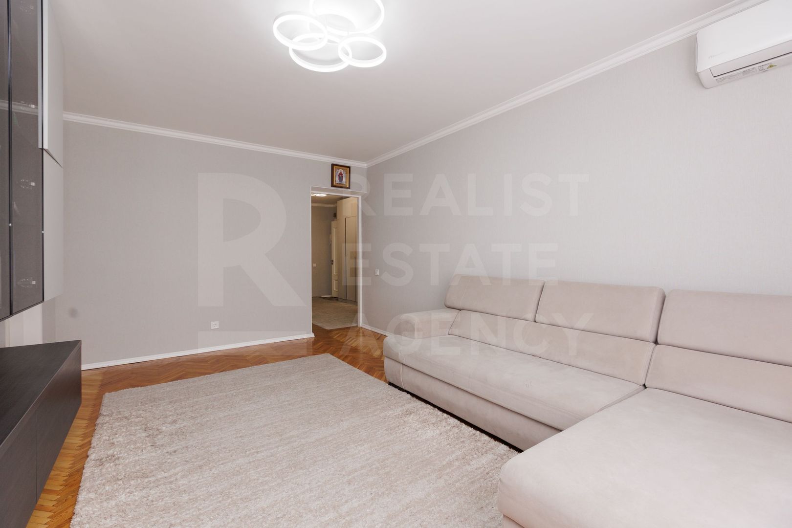 Apartament cu 4 camere spre vânzare, strada Romană, Centru - Poză 2