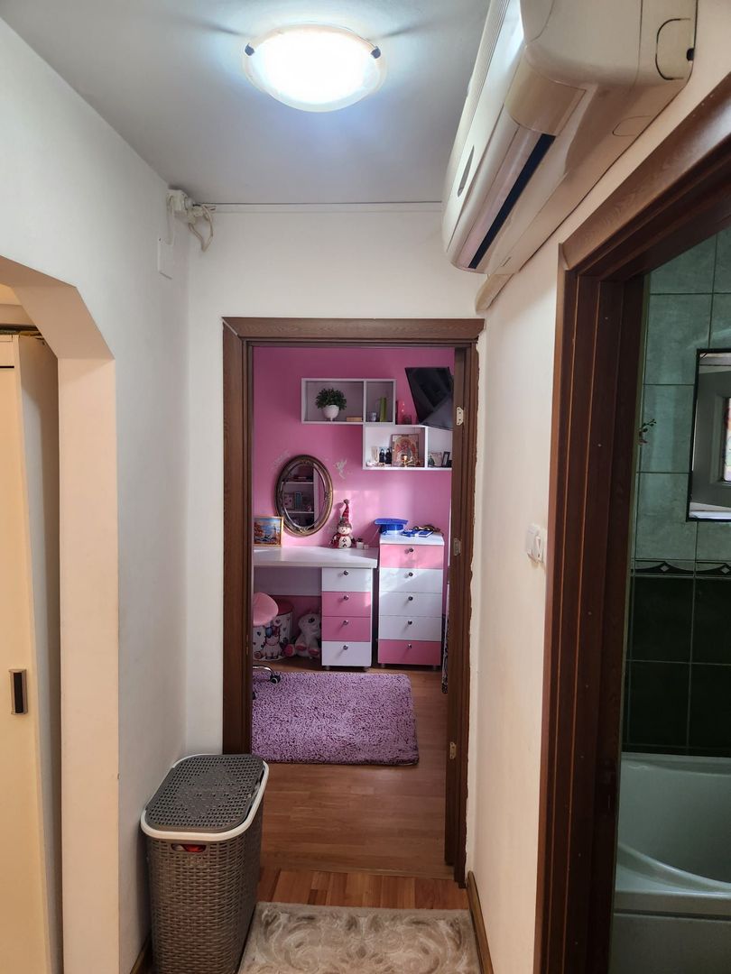 vand apartament 3 camere, etaj 2 , zona Alunis - Poză 9
