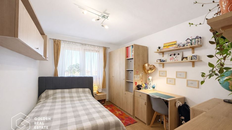 Apartament 5 camere decomandat, cu garaj si boxa, zona Vlaicu - Poză 8