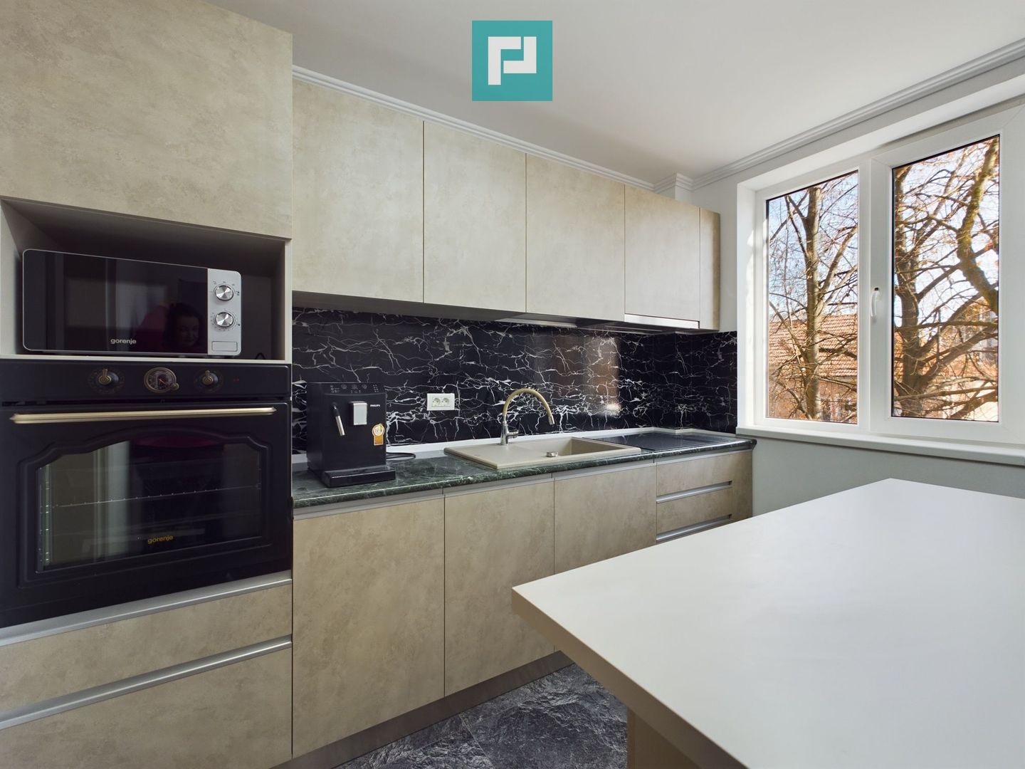 Apartament 2 camere și loc de parcare la UTA - Poză 1